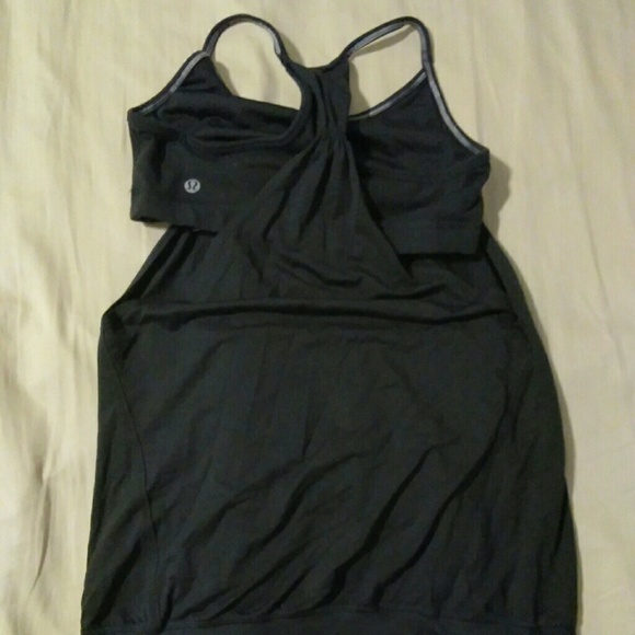 lululemon athletica Tops - Lululemon Black Built in Bra Tank Top Sz 6
